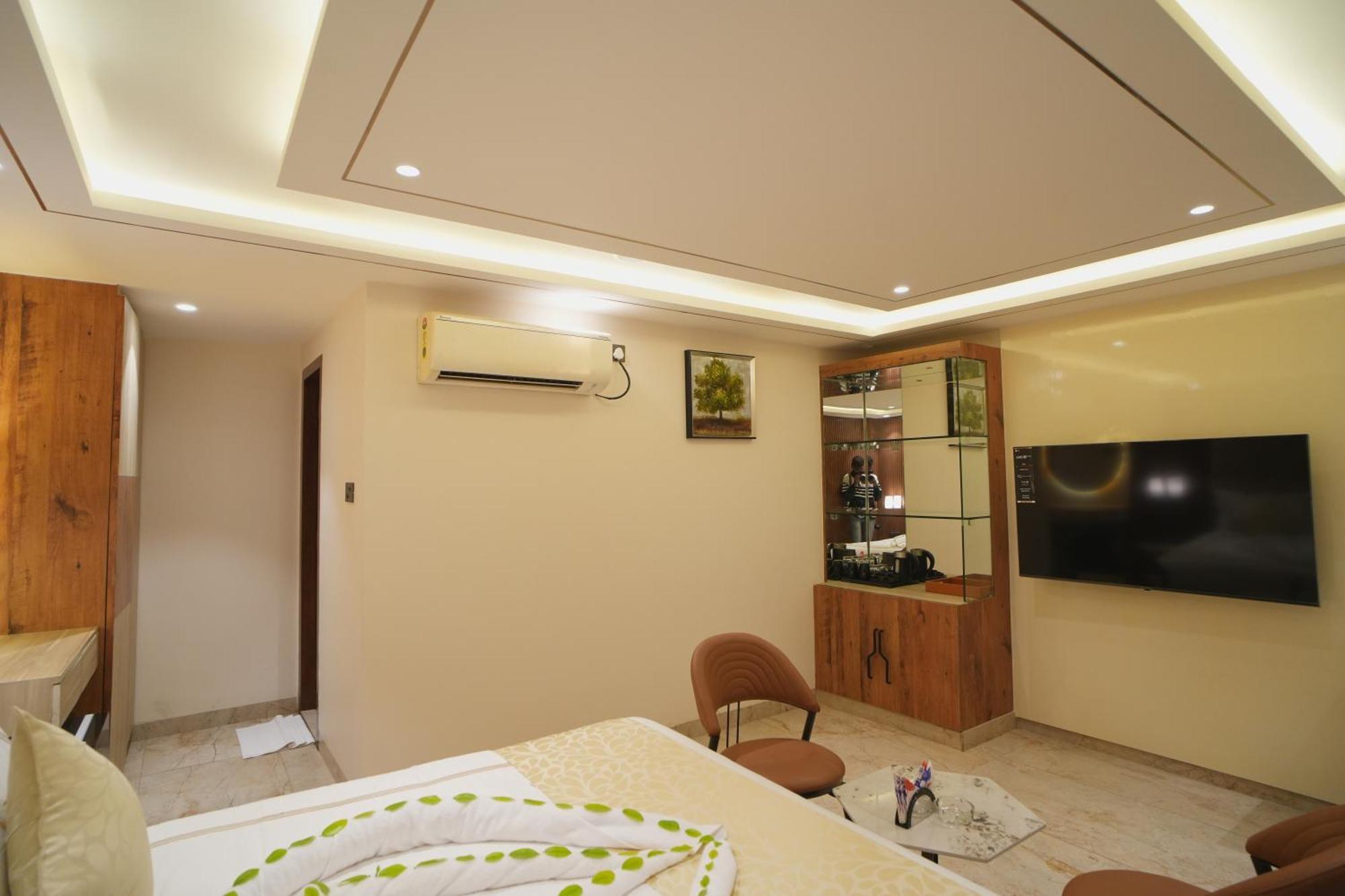 Oriva Vinflora Residency - Nr Lv Prasad Hospital, Banjara Hills 호텔 하이데라바드 외부 사진